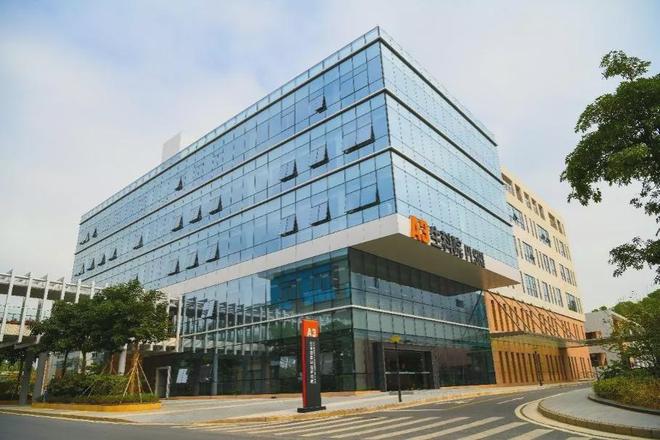 司“记忆花萃御龄精华油”获评“年度潜力新品”麻将胡了电子游戏以东方智慧破解护肤密码完美公(图3) 司“记忆花萃御龄精华油”获评“年度潜力新品”麻将胡了电子游戏以东方智慧破解护肤密码完美公(图3)